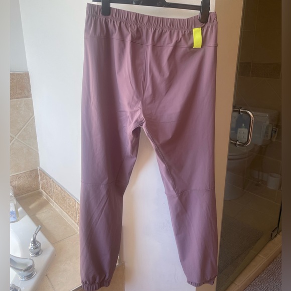 Fabletics Joggers - Picture 2 of 2